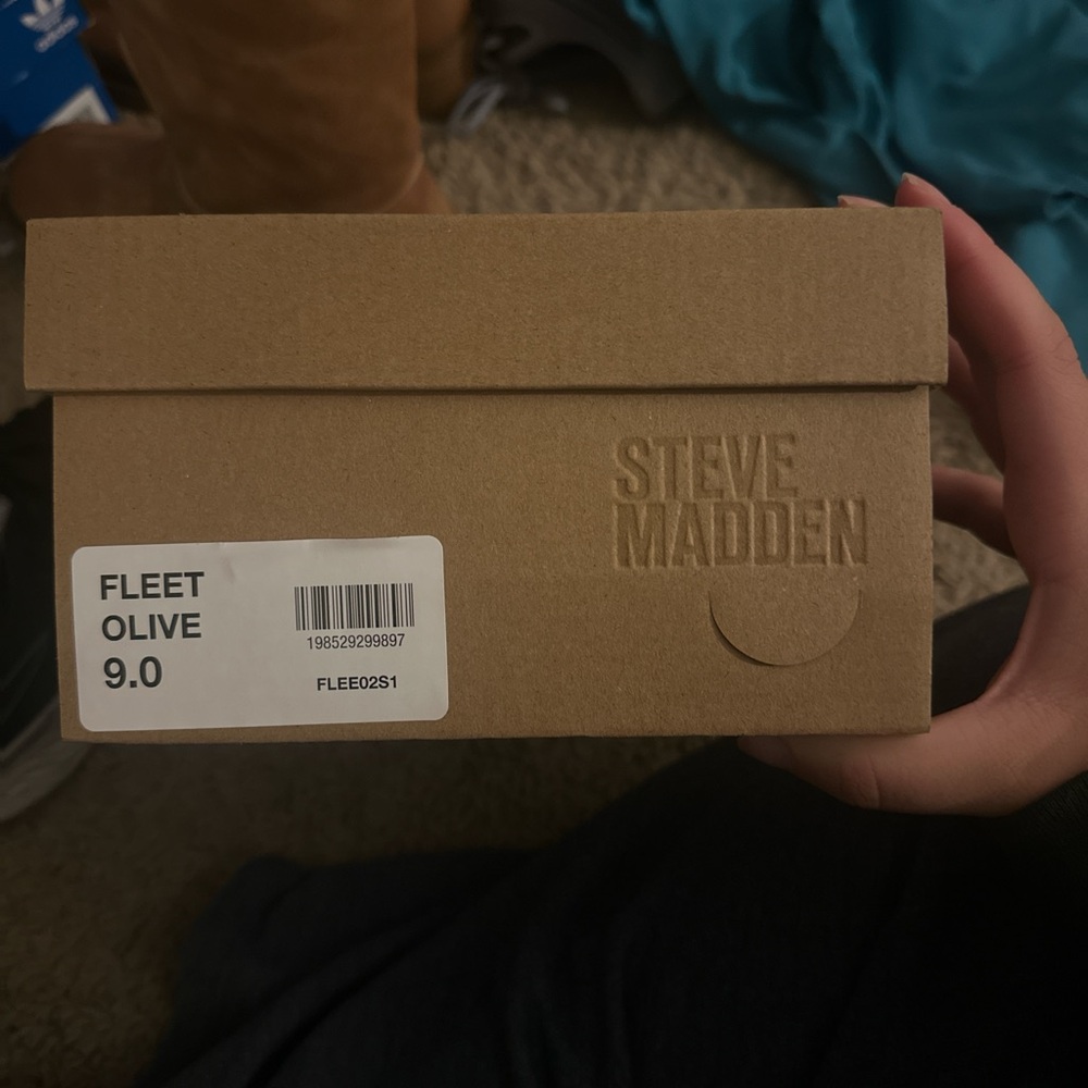 Steve Madden Gold/ olive green Strappy Platform Heels - Picture 2 of 6
